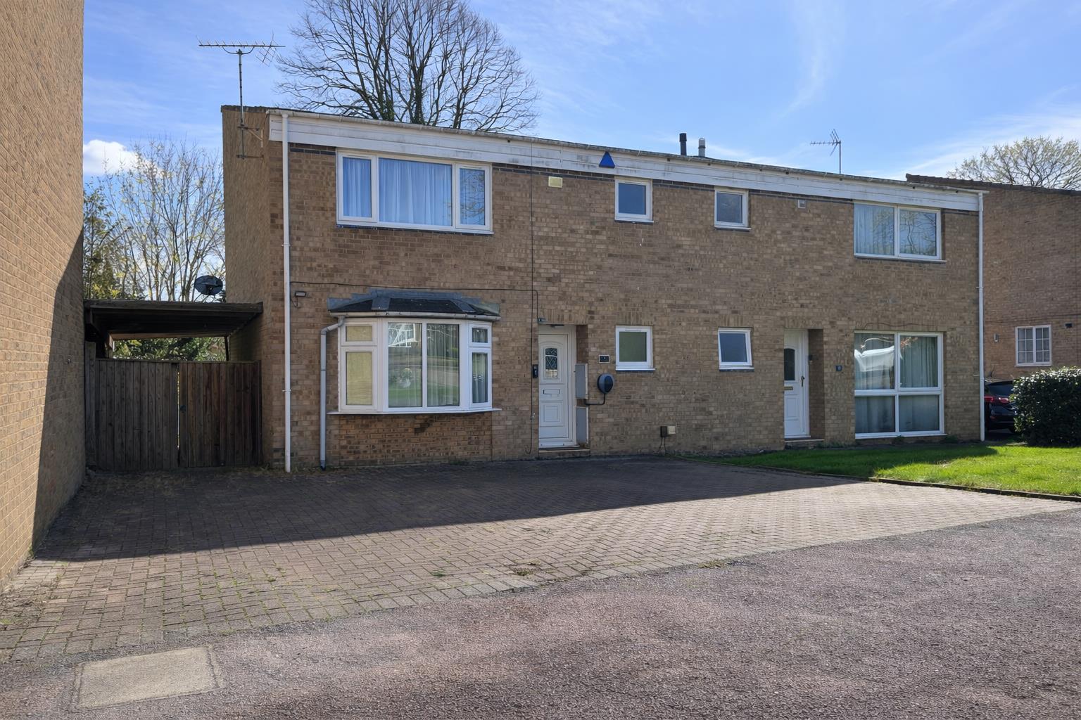 3 bed property in Cottesloe Court, Milton Keynes